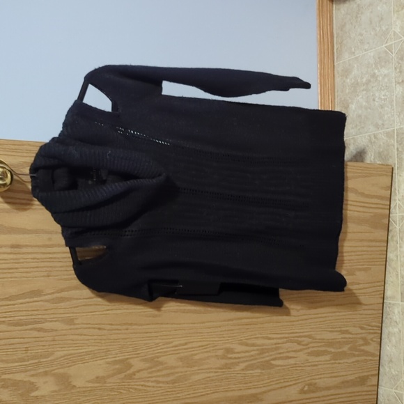 Sweater - Picture 4 of 5